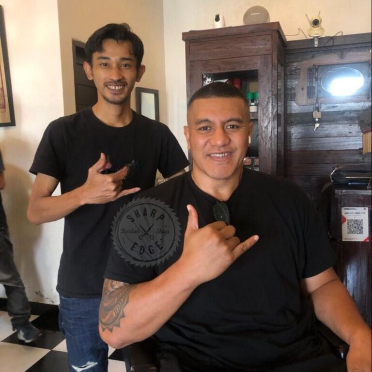 Soa Palelei Hulk Haircut Barbershop